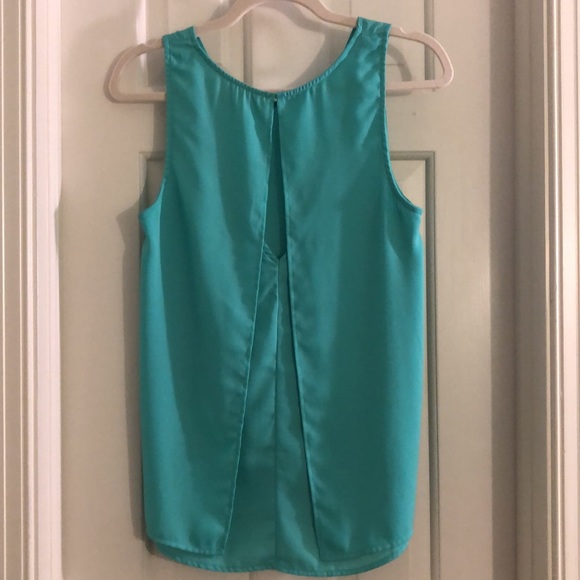 Seafoam green chiffon tank top - size S - beautiful back slit - Picture 2 of 2